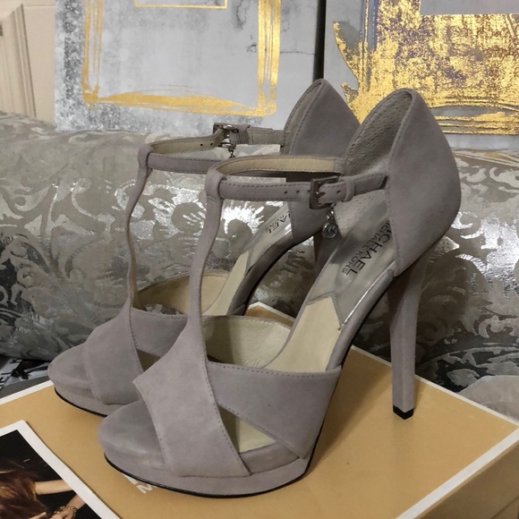 New in Box Michael Kors Pumps Grey 8.5 - Picture 1 of 8